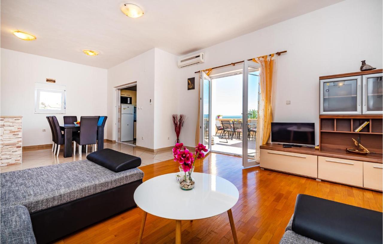 Beautiful Apartment In Maslenica With Kitchen 외부 사진