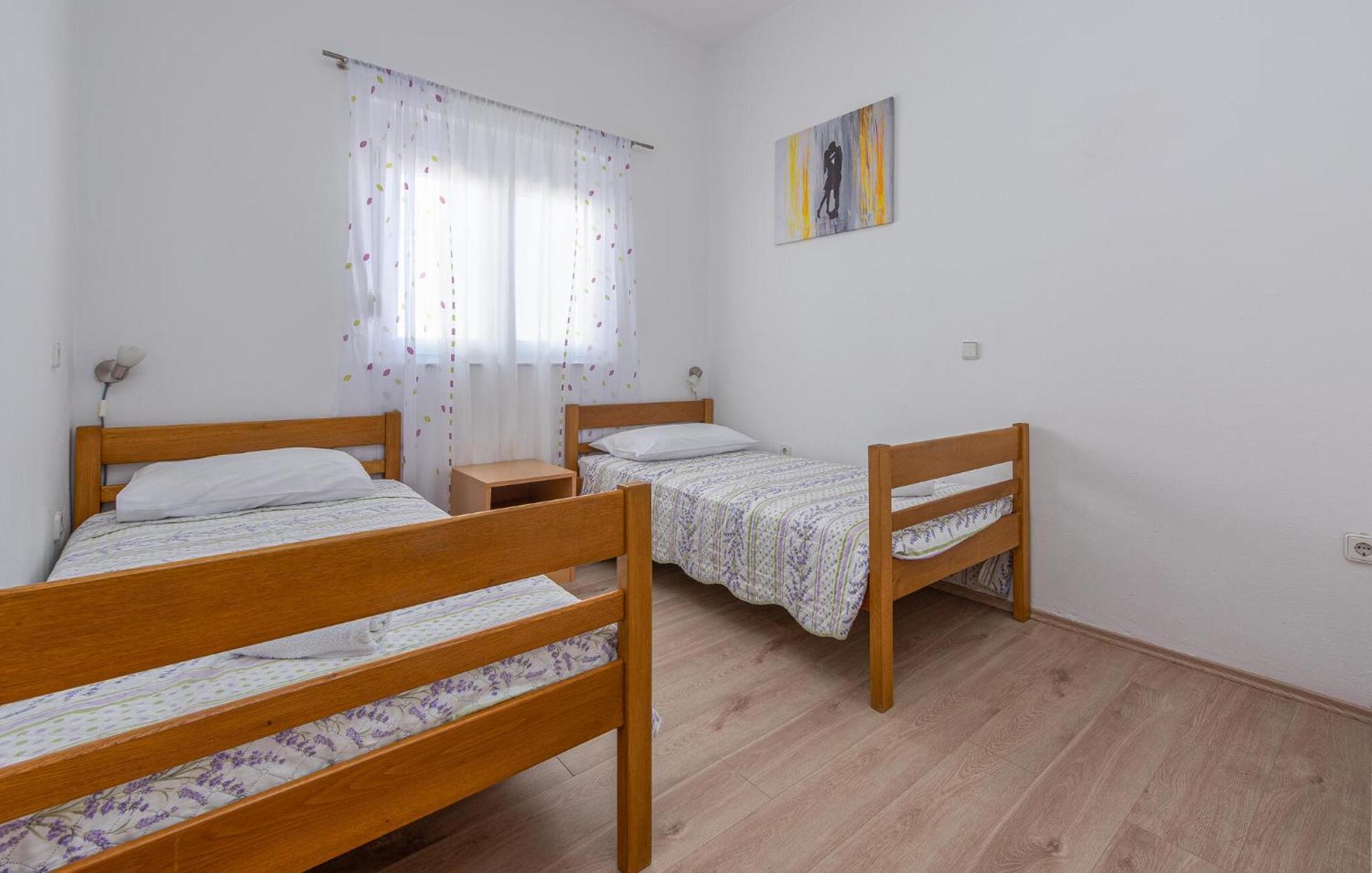 Beautiful Apartment In Maslenica With Kitchen 외부 사진