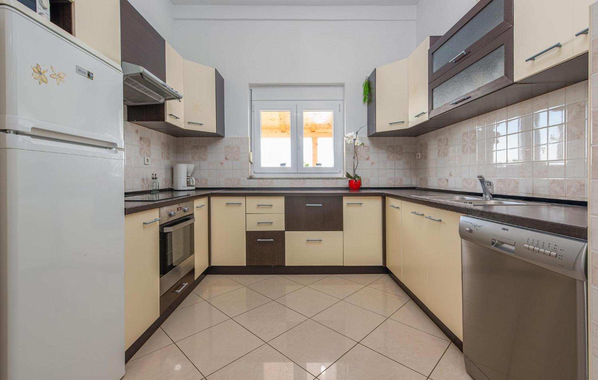 Beautiful Apartment In Maslenica With Kitchen 외부 사진