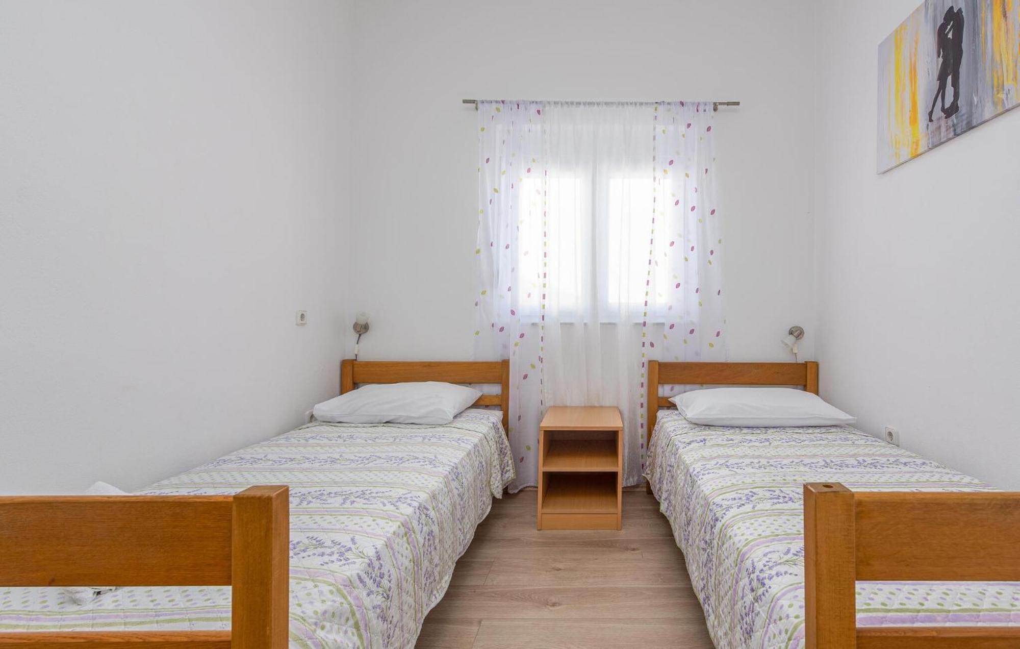 Beautiful Apartment In Maslenica With Kitchen 외부 사진