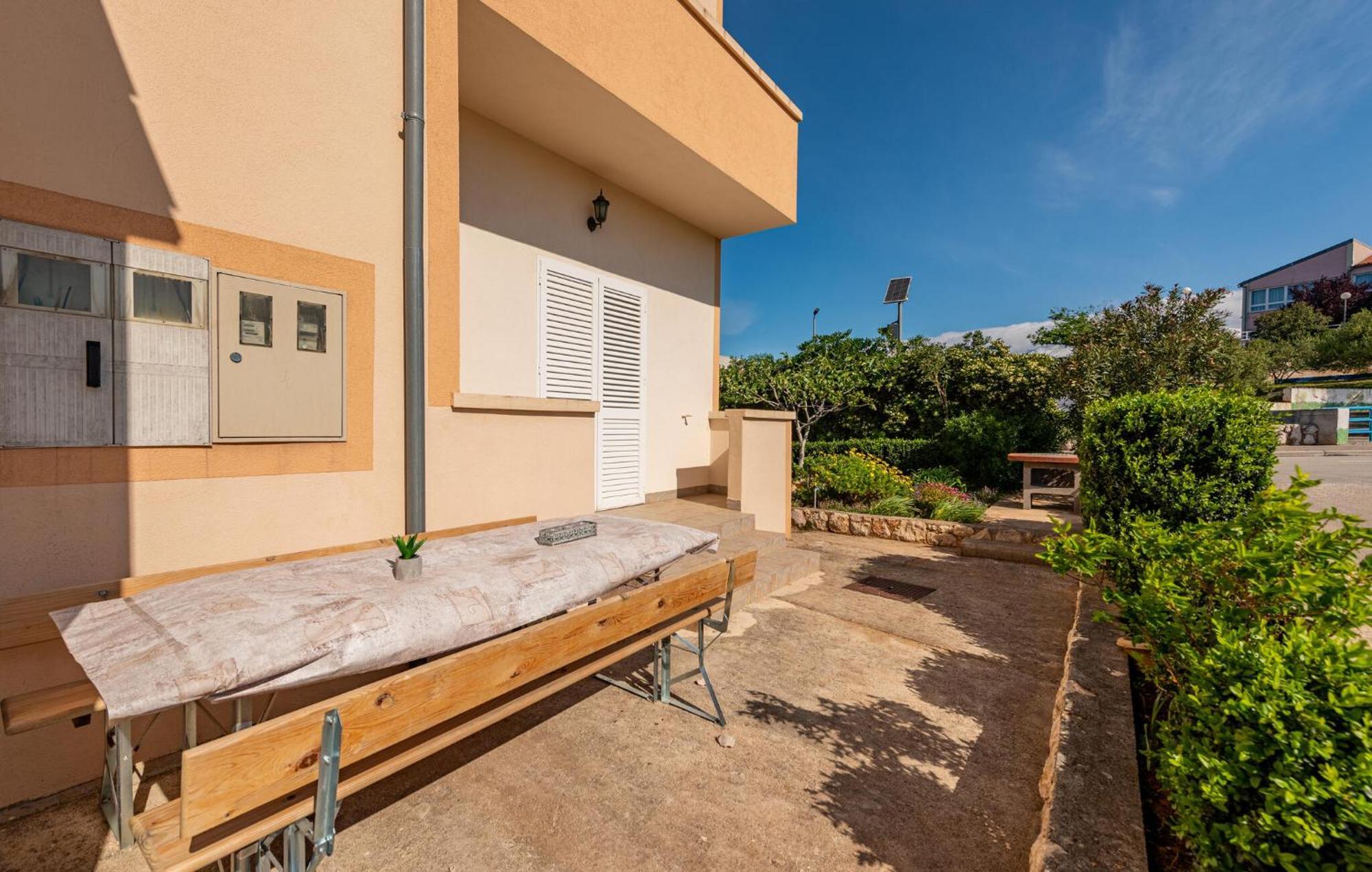 Beautiful Apartment In Maslenica With Kitchen 외부 사진