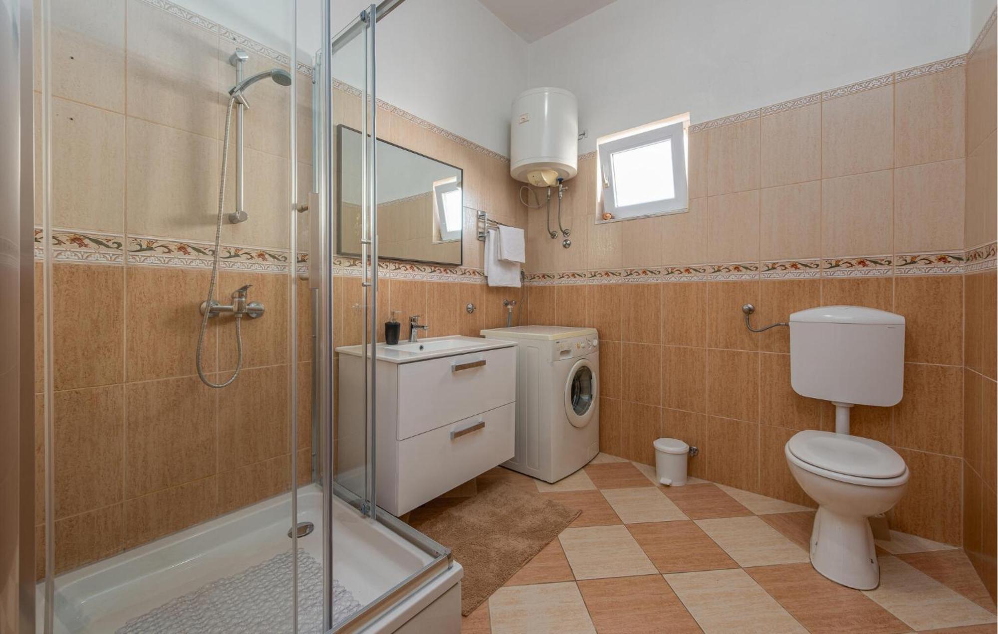 Beautiful Apartment In Maslenica With Kitchen 외부 사진