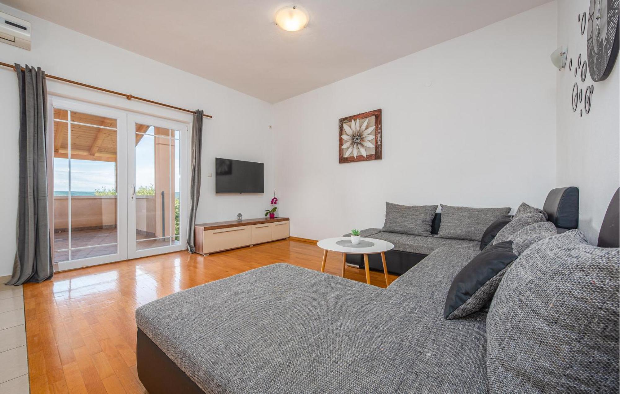 Beautiful Apartment In Maslenica With Kitchen 외부 사진